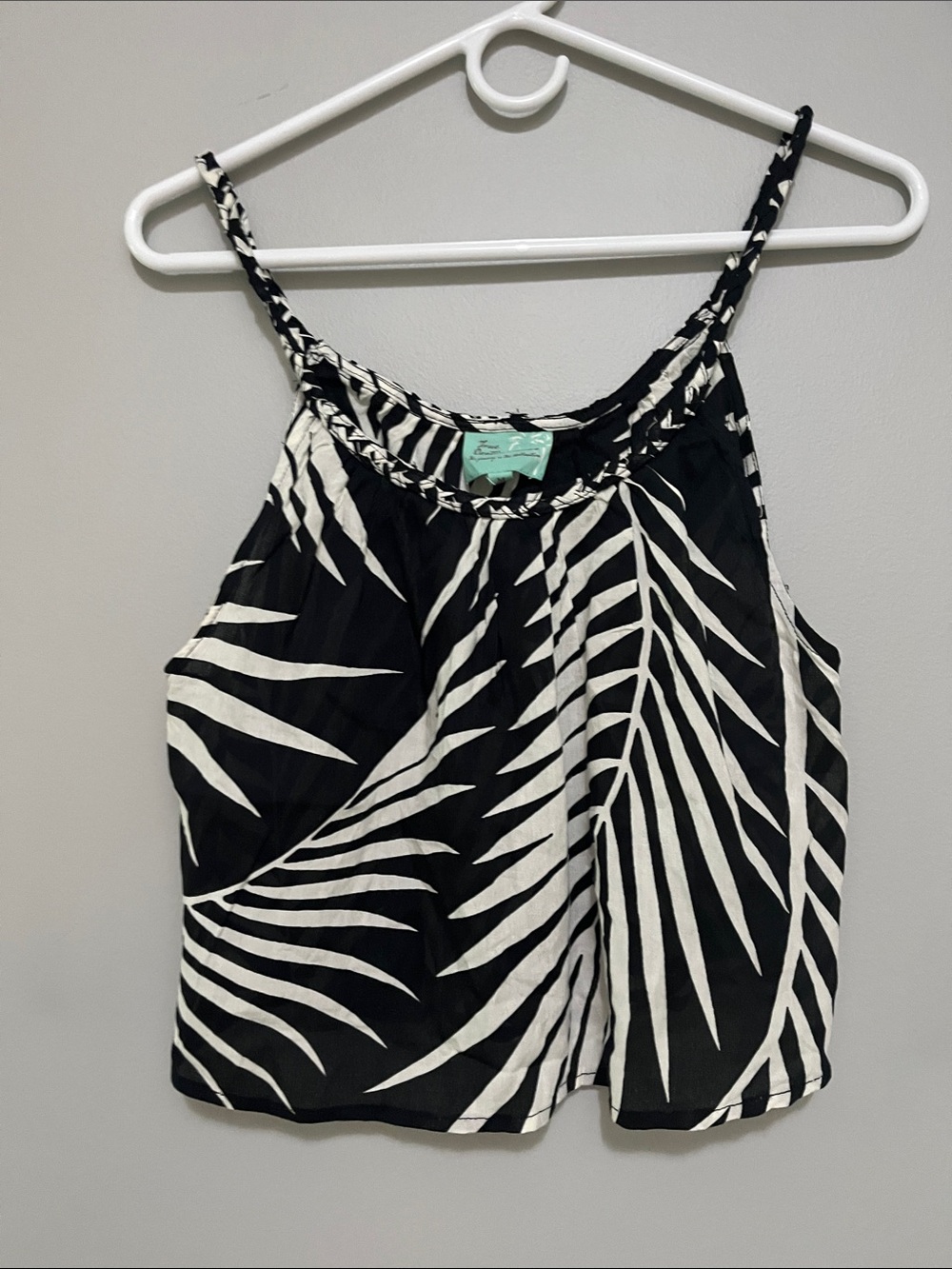 True Destinations Black & White Palm-Print Braided Strap Top